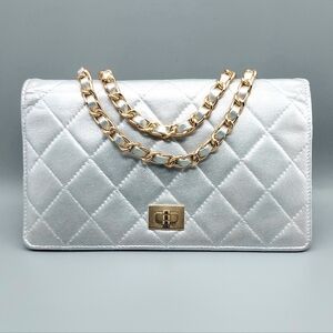 🩶CHANEL Silver Quilted Leather Wallet🩶